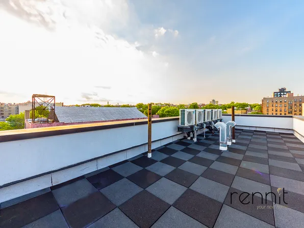 1031 Montgomery Street image 9 of 13