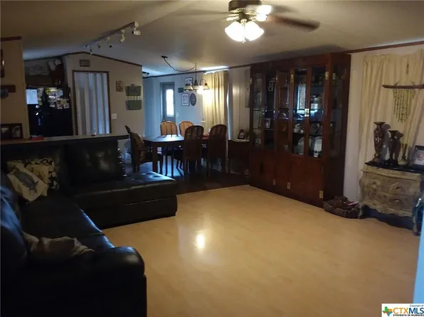 1124 Doree Dr, Marion, TX 78124