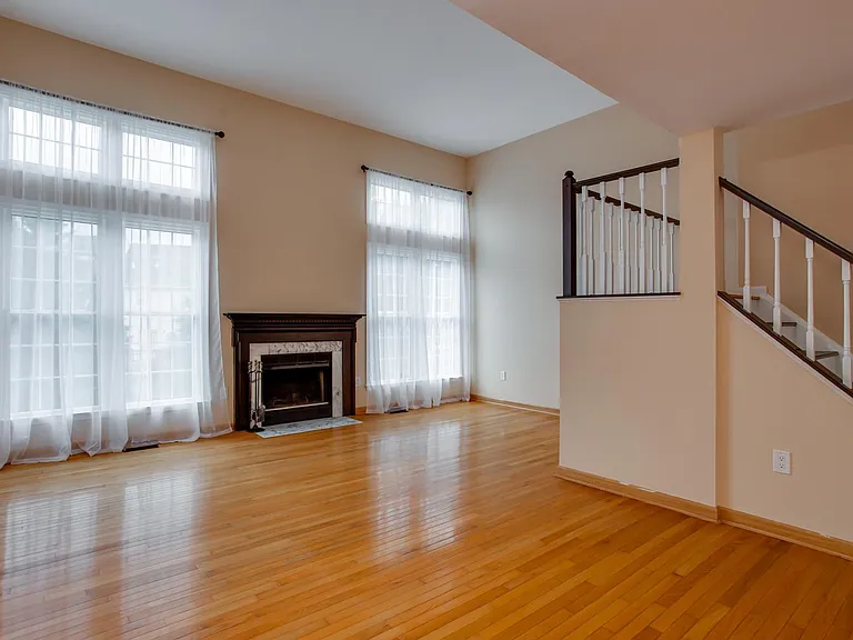 21707 Leatherleaf Cir — Photo 3