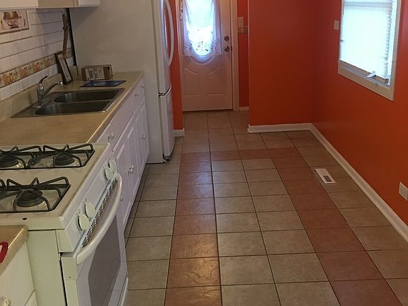 3rd image of 654 Jefferson Ave