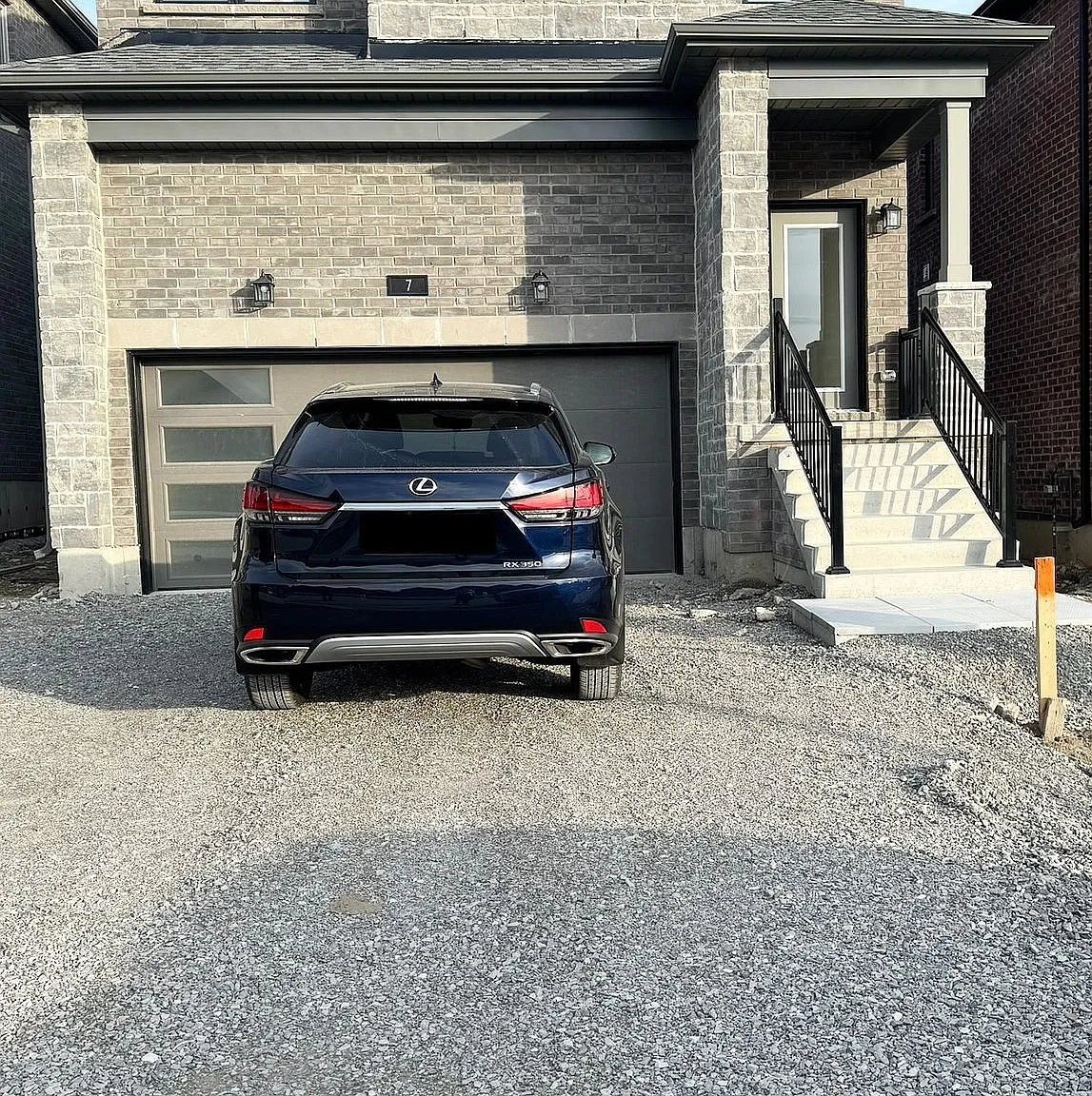 4 bed, $3,000 — Photo 1
