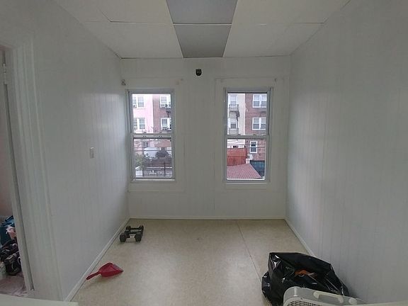 2nd image of 2174 24th St