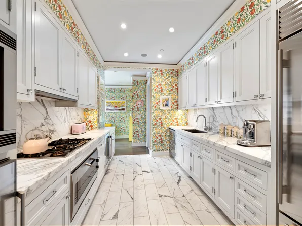 132 East 65th Street image 9 of 23