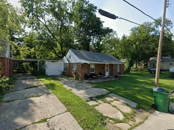 711 S Miller Ct, Decatur, IL 62521