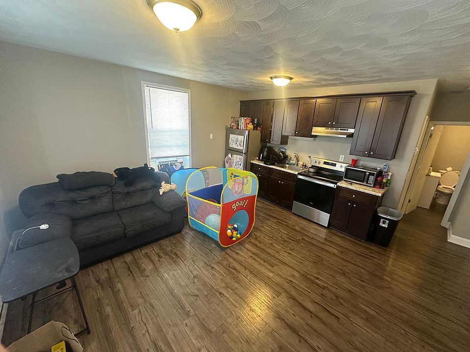 1st image of 1053-1071 E Main St #1