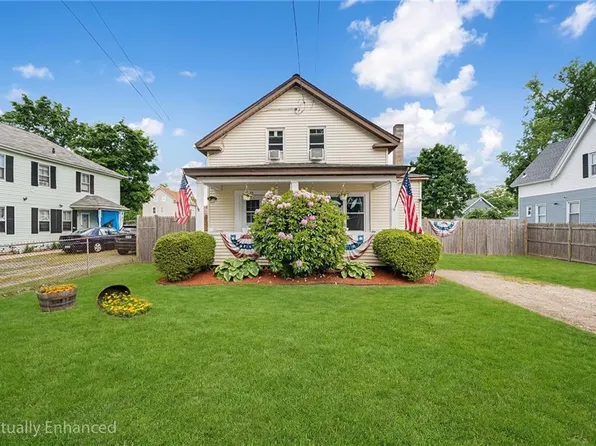 56 Cottage St, Warwick, RI 02886