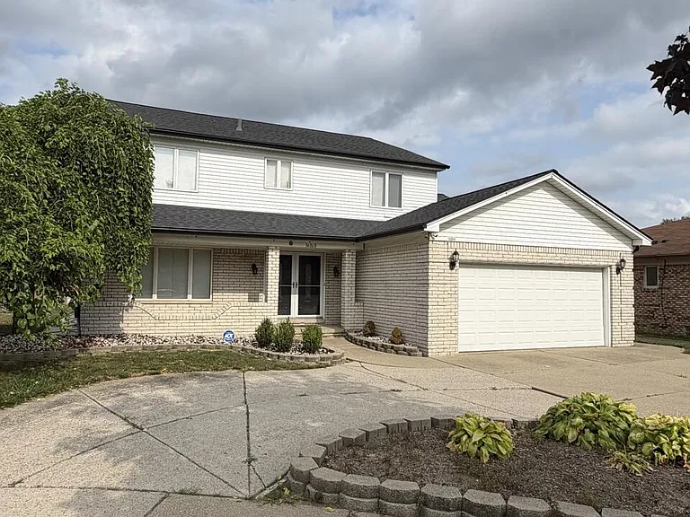 36868 Melbourne Dr — Photo 2