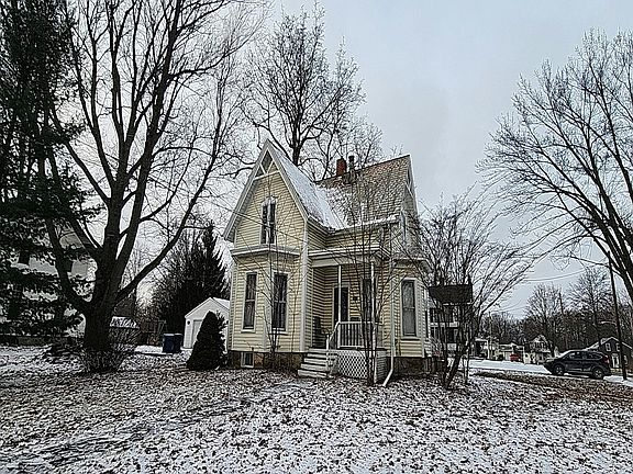 2nd image of 204 Elm St
