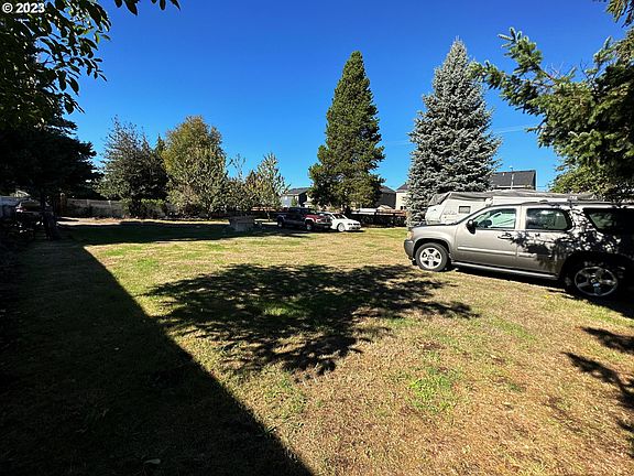 2nd image of 12615 NE 49th St