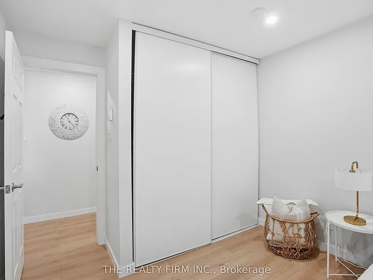 735 Deveron Cres #310 — Photo 22