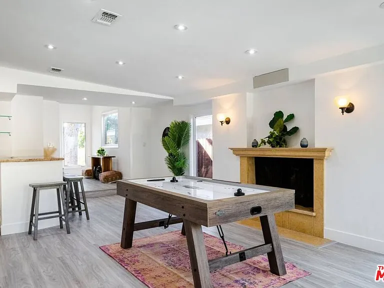 11331 Isleta St — Photo 39