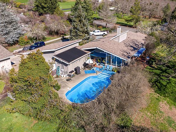 3rd image of 342 Buysman Way