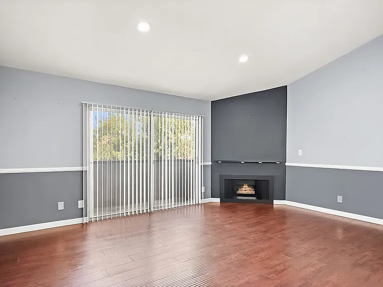 5500 Lindley Ave #209 — Photo 8