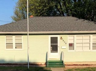 2829 Roosevelt St, Clinton, IA 52732