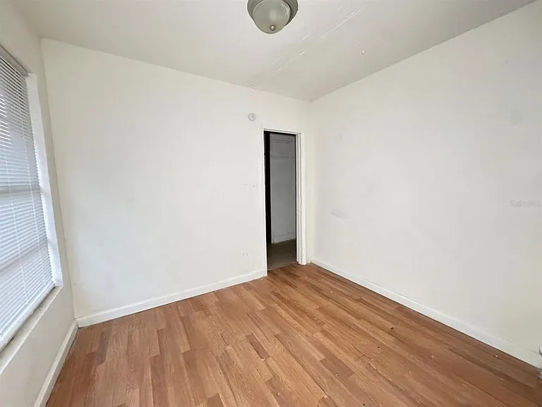 229 S Candler Ave — Photo 11