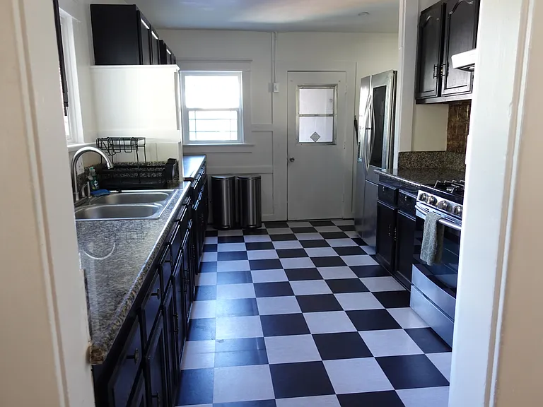 1780 N Marengo Ave — Photo 20