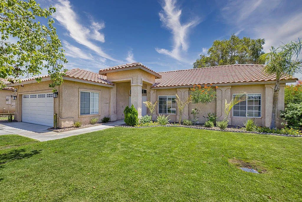 3 bed, 2200 sqft, $3,450 — Photo 3