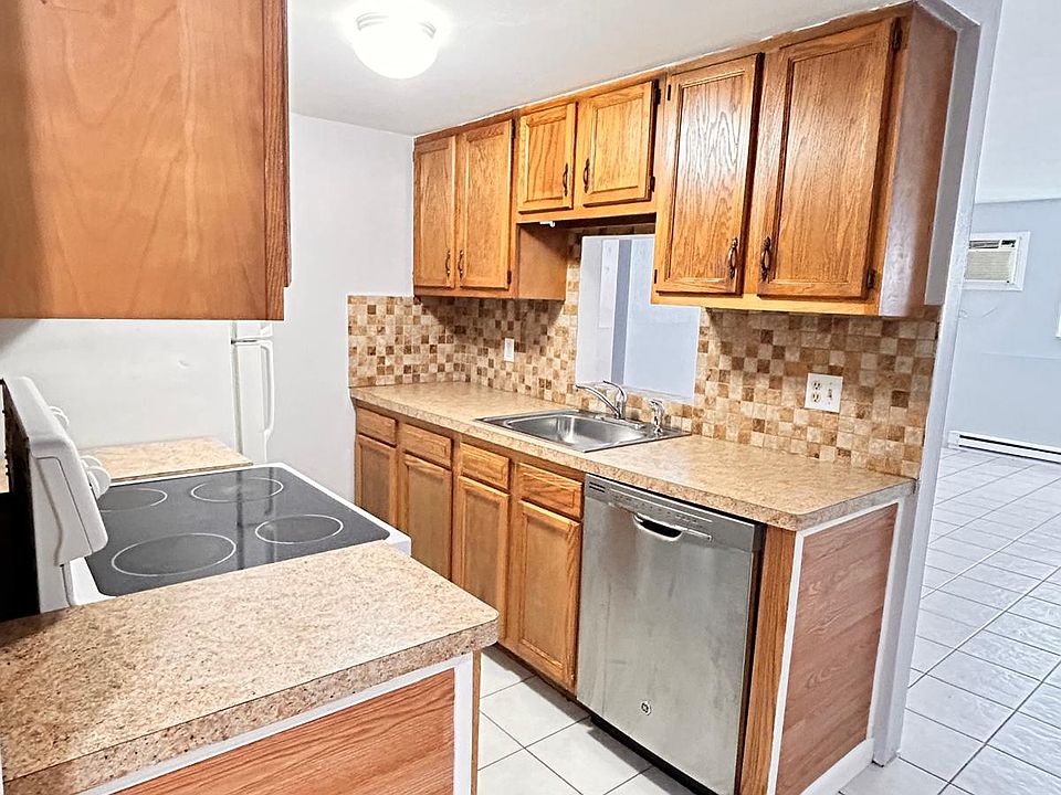 1st image of 1010 S Armour St APT 8