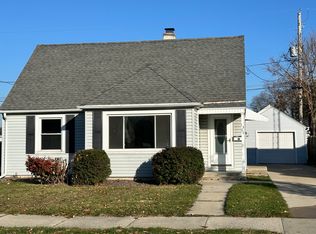 1302 Kingston Ave, Racine, WI 53402