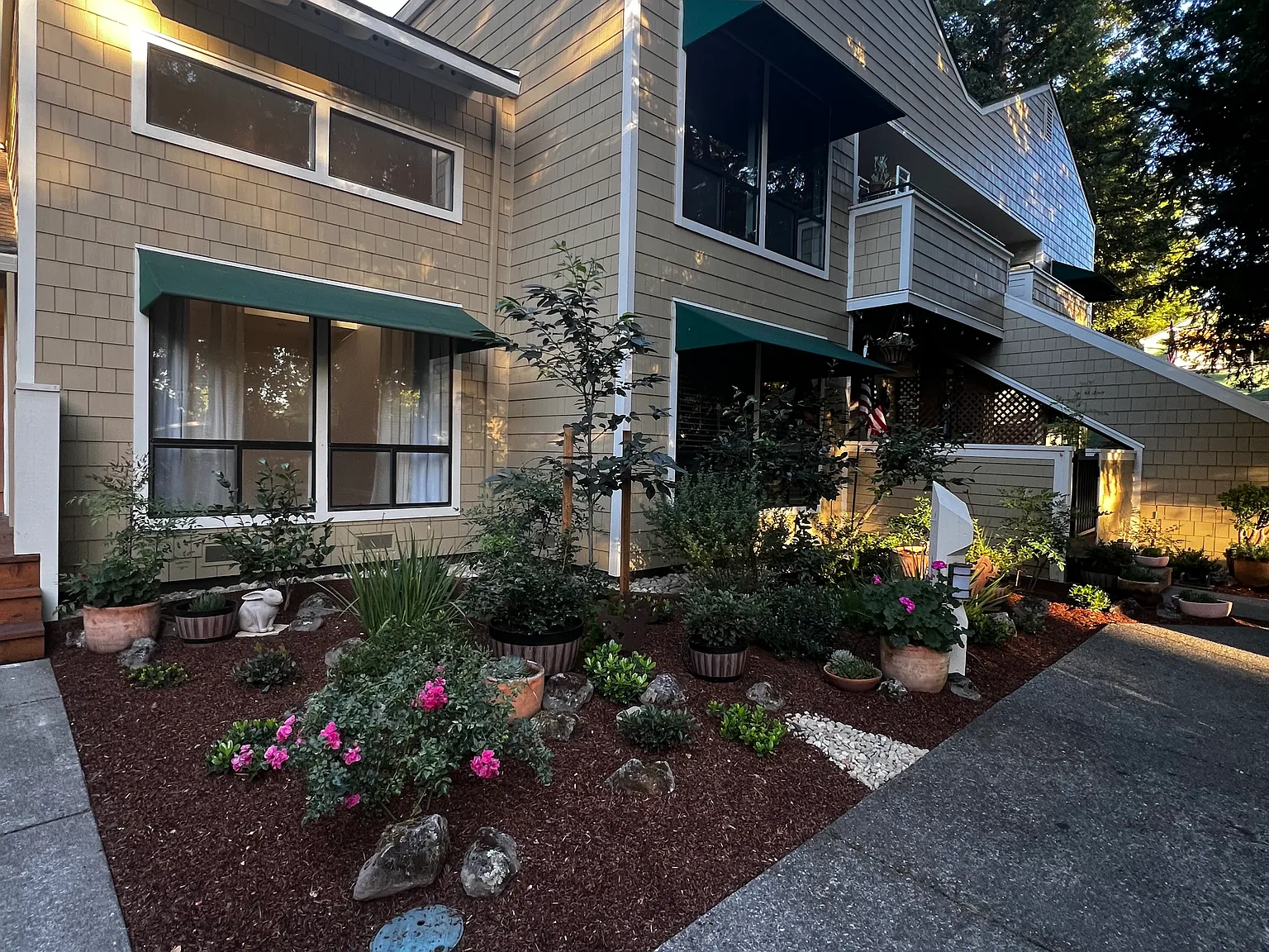 Russell Ave — Photo 2
