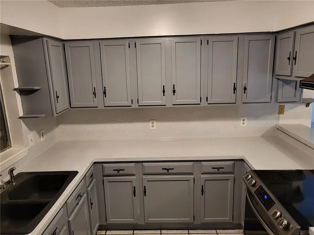 3 bed, 2.0 bath, 1409 sqft, $1,900 — Photo 4
