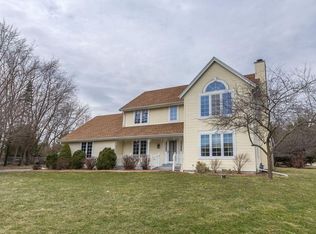 W265N6771 Yarotta Cir, Lisbon, WI 53089