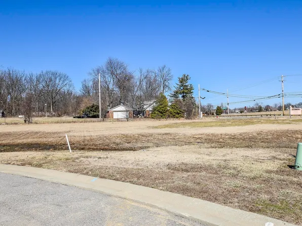 3539 Sand Dr, Newburgh, IN 47630