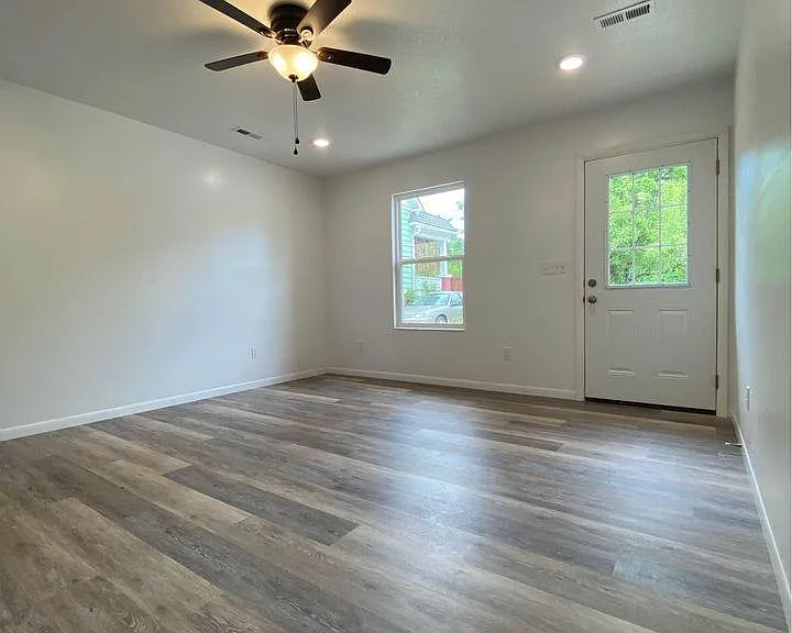 315 Hagood St — Photo 12
