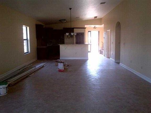 3rd image of 721 NE 22nd Dr