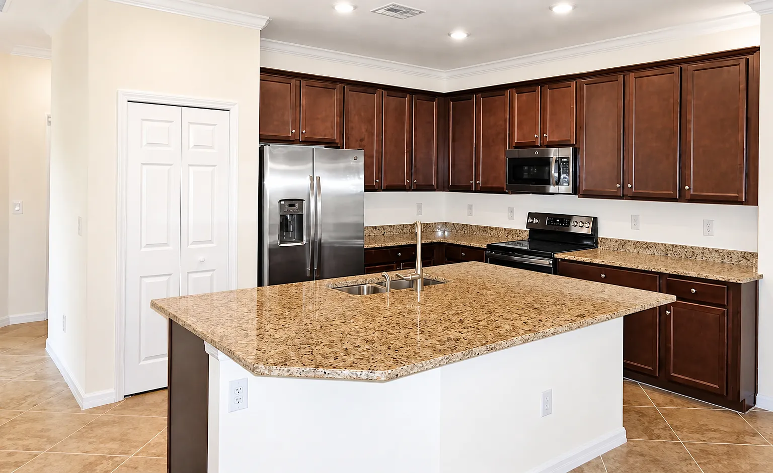 3 bed, 1583 sqft, $2,800 — Photo 4