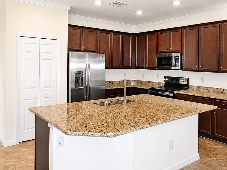 9186 Woodhurst Dr — Photo 4