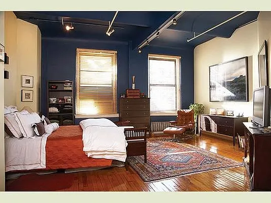 Sold by Stribling | media 4
