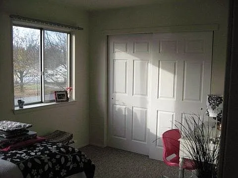 1001 S Brown St — Photo 4