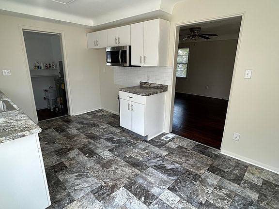 5th image of 1320 Ferris Ave