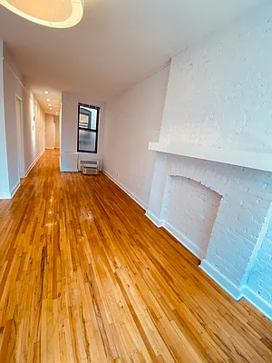 Rented by Metropolis Real Estate of Manhattan | media 29