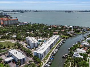 1703 N Tamiami Trl Unit 211, Sarasota, FL 34234