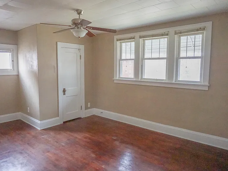 94 N Chase Ave — Photo 16