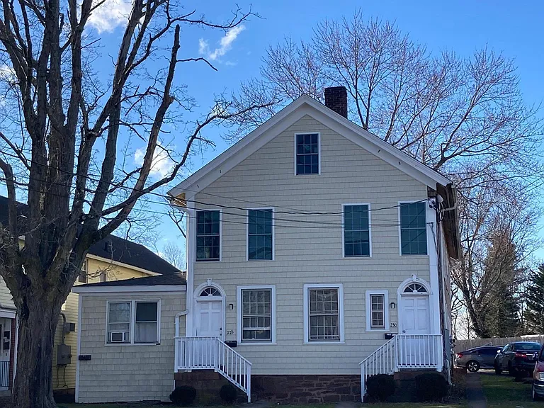 230 Main St #2B — Photo 1