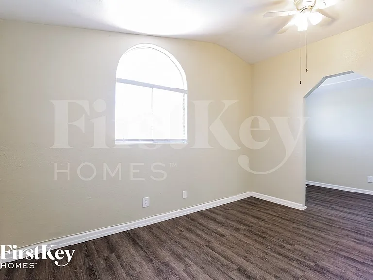 4512 Powell Point Way — Photo 7