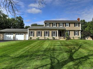 17 Driftwood Rd, Monroe, CT 06468