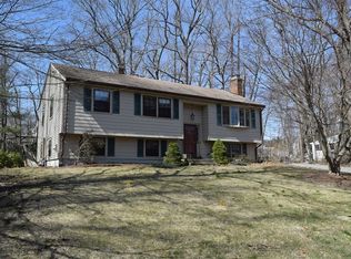 207 Colonial Rd, Abington, MA 02351