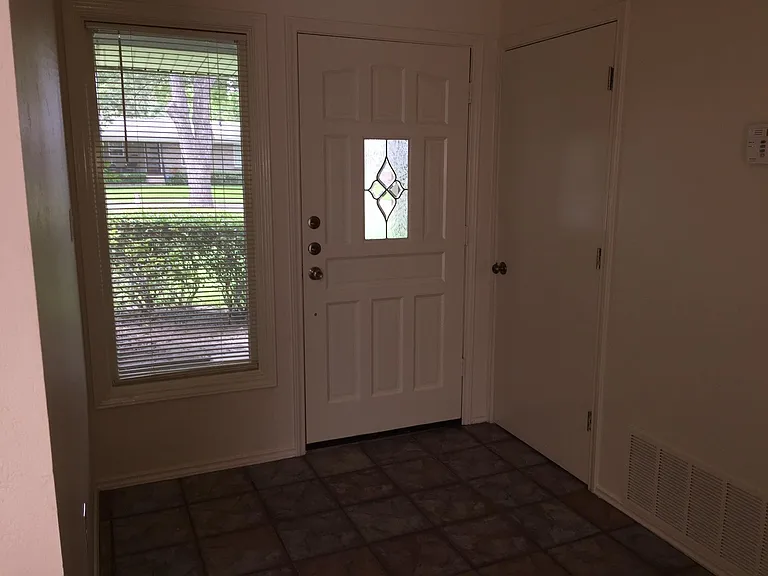 2508 Loving Ave — Photo 12