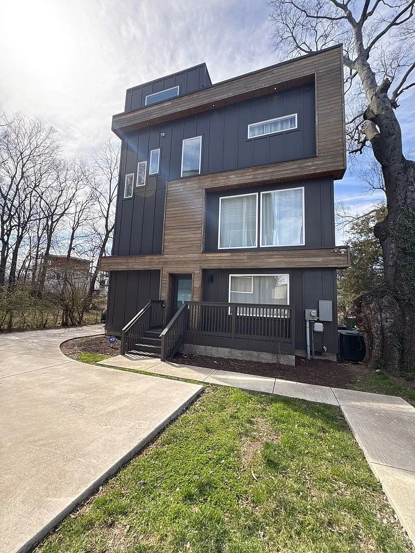 Building Photo - 616 Stockell St #B