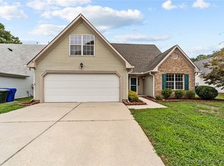 912 Prestwick Ln, Newport News, VA 23602