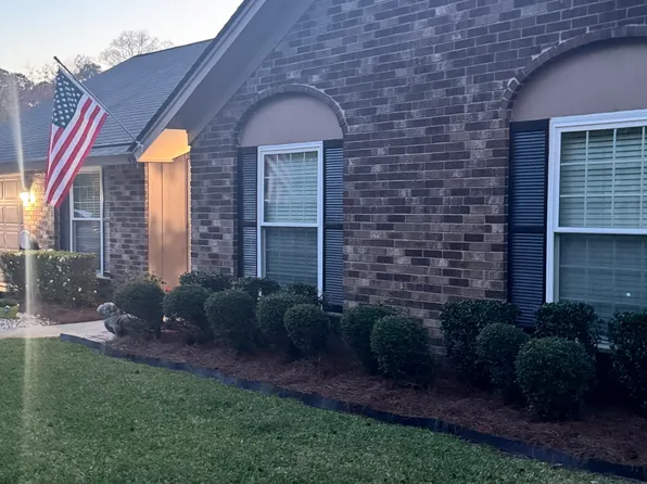 454 Floyd Cir, Hinesville, GA 31313