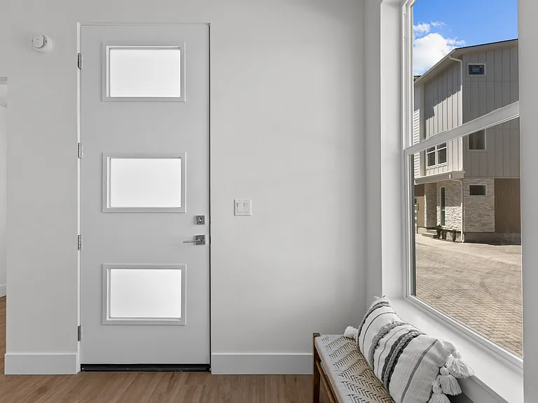 509 E Violets Cove Ln — Photo 2