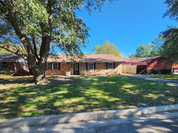 214 Town North Dr, Terrell, TX 75160