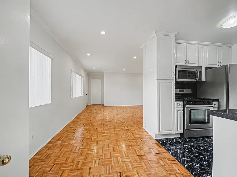 6342 Morse Ave #309 — Photo 14