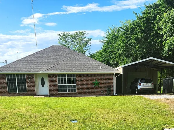 1974 County Road 33900, Powderly, TX 75473