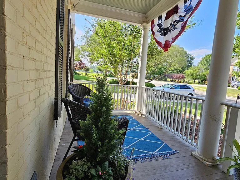 3002 Brook Park Dr SE — Photo 3
